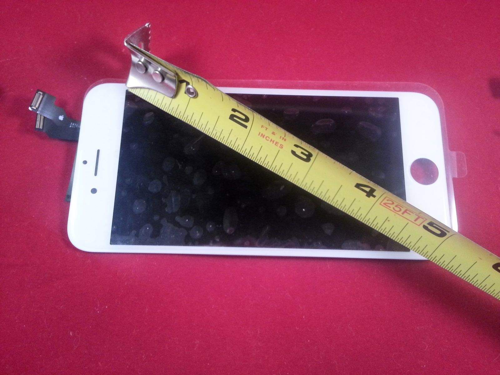 This iPhone 6 screen measures 4.7 inches diagonally, the widely rumored size of the 