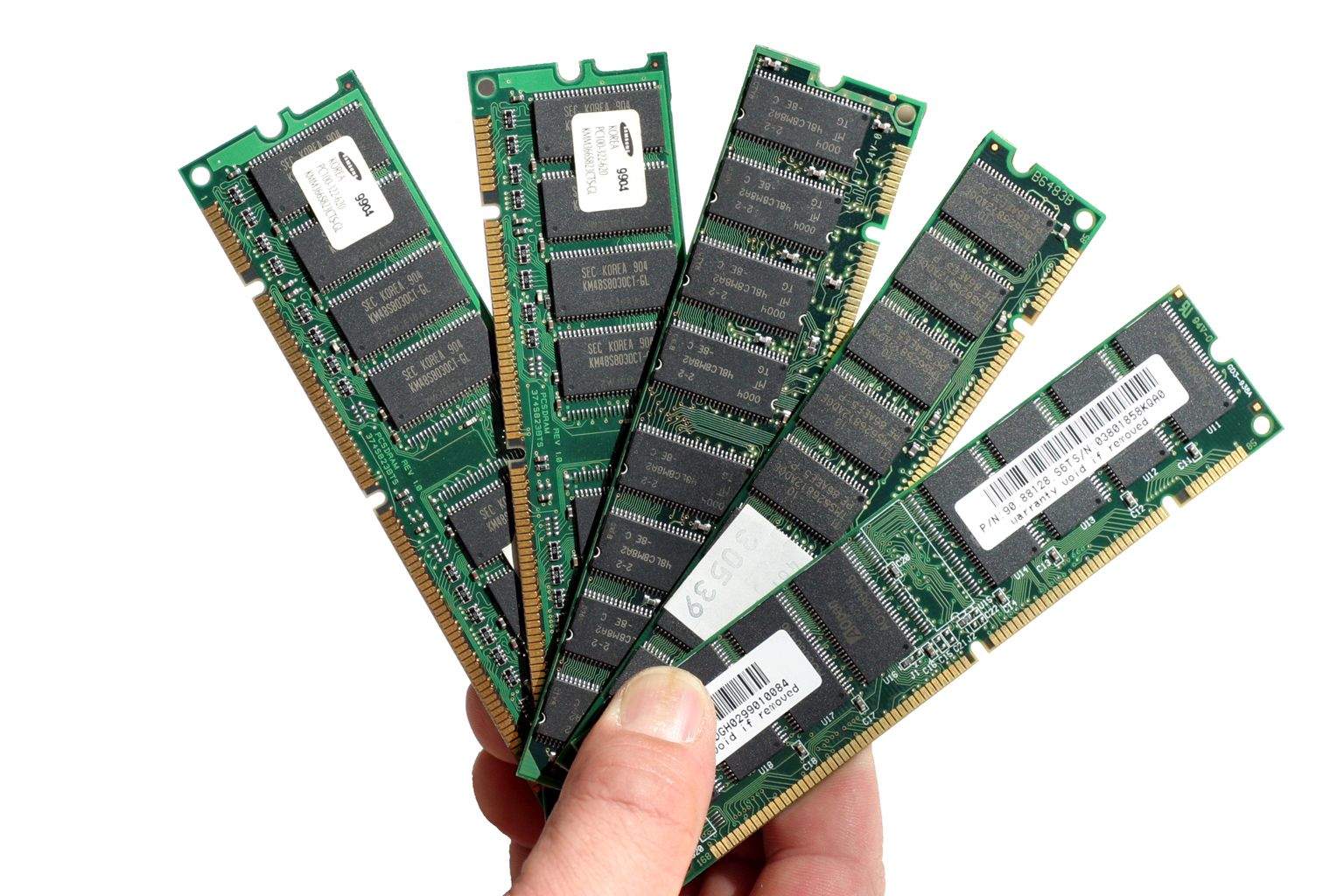 One out of every four sticks of RAM belongs to Apple in 2015.