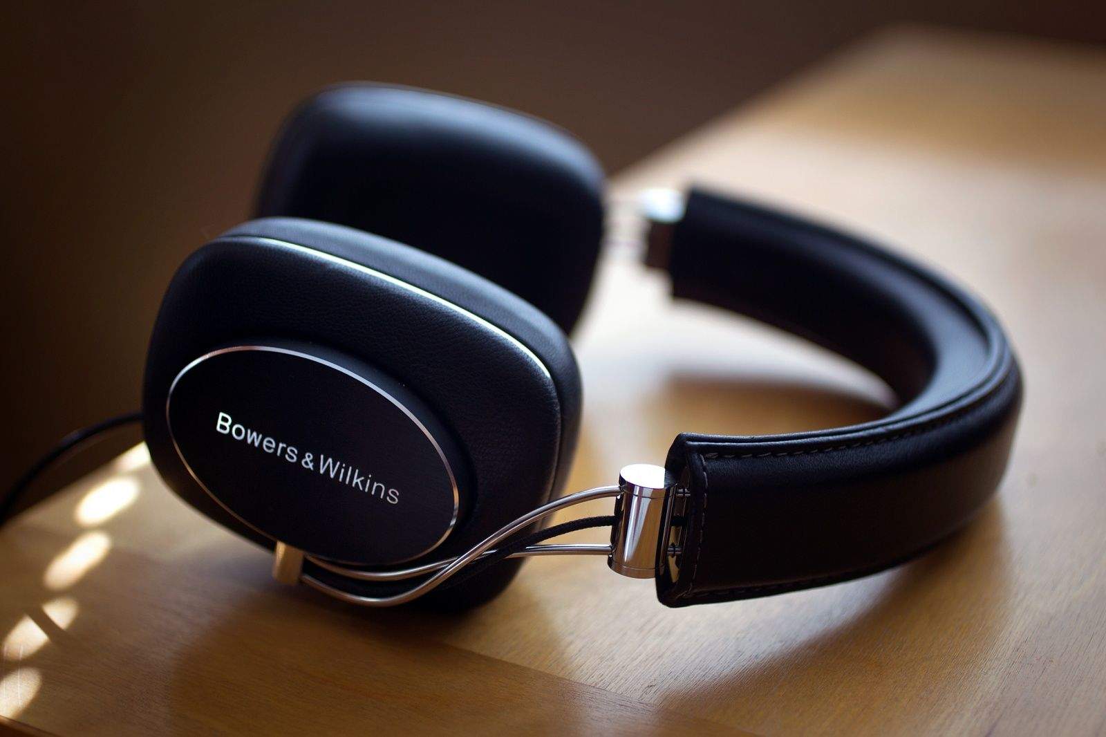 Bowers & Wilkins' P5 headphones bring a glorious audio experience.