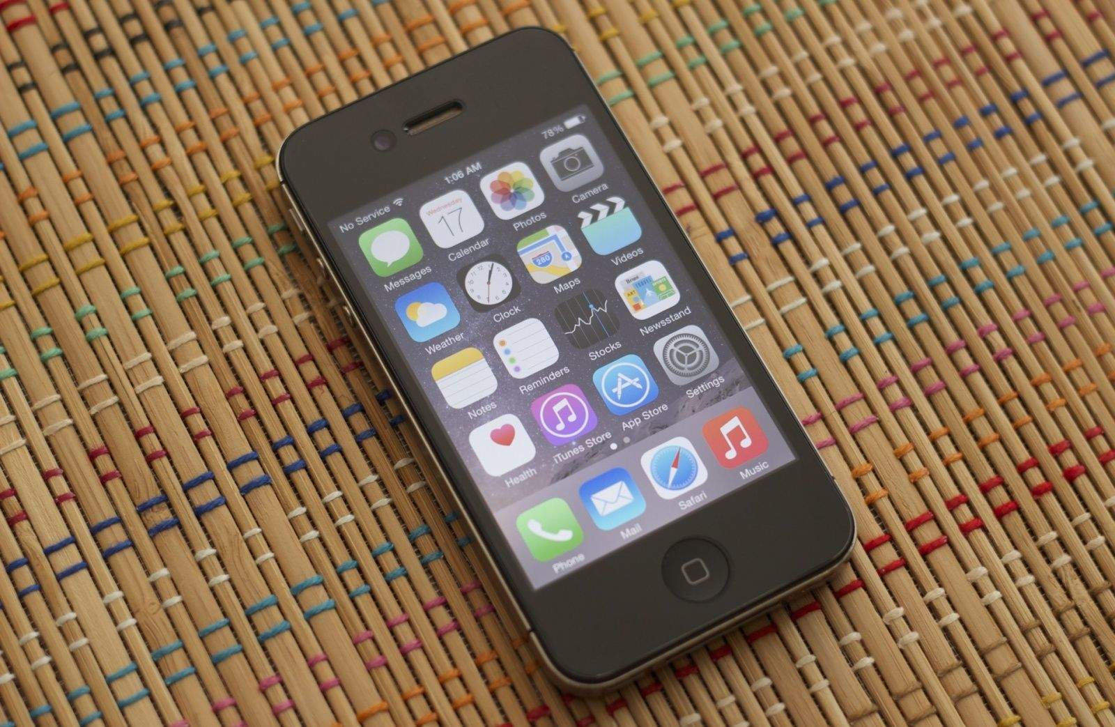 iOS 8.1.1 is still a bad choice for iPhone 4s owners. Photo: Ars Technica