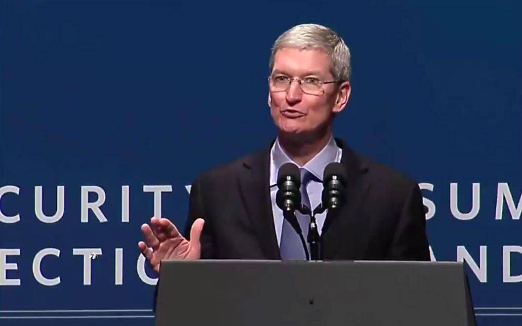 Tim Cook addresses the White House Summit on Cybersecurity and Consumer Protection. Photo: White House
