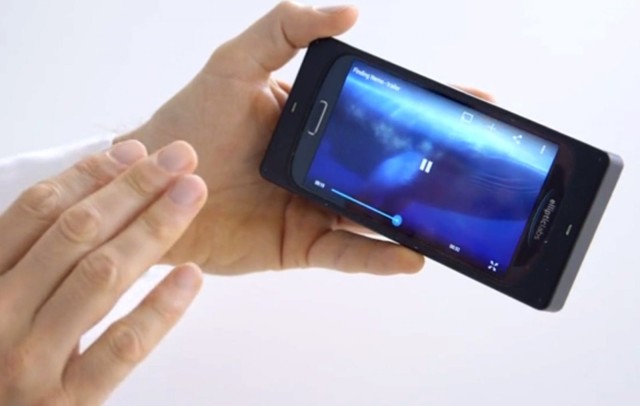 Hand gestures could operate several functions on a smarphone or tablet, including pausing a video. Photo: Elliptic Labs
