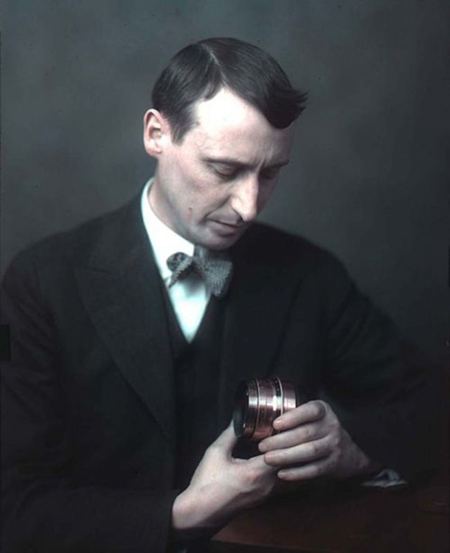 A photo from around 1914 showing an early color process under development by Kodak.