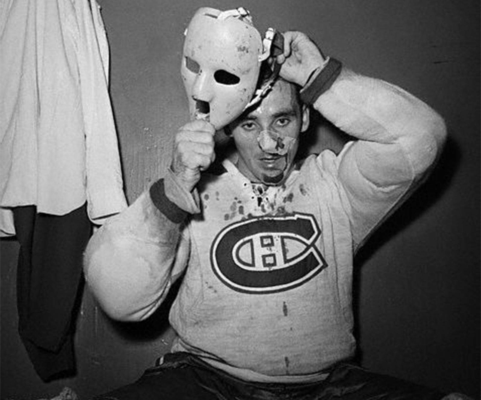 Jacques Plante made history in 1959 when refused to play after a facial injury without a protective mask.