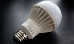 20140320_elgato-bulb_0013-640x426