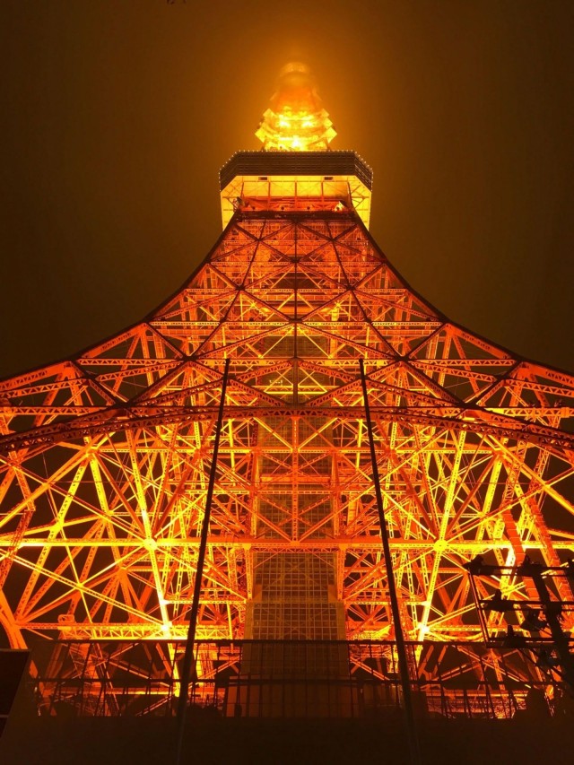 This shot of Tokyo Tower made by Satoshi Honma has appeared in iPhone 6 ads all over the world.