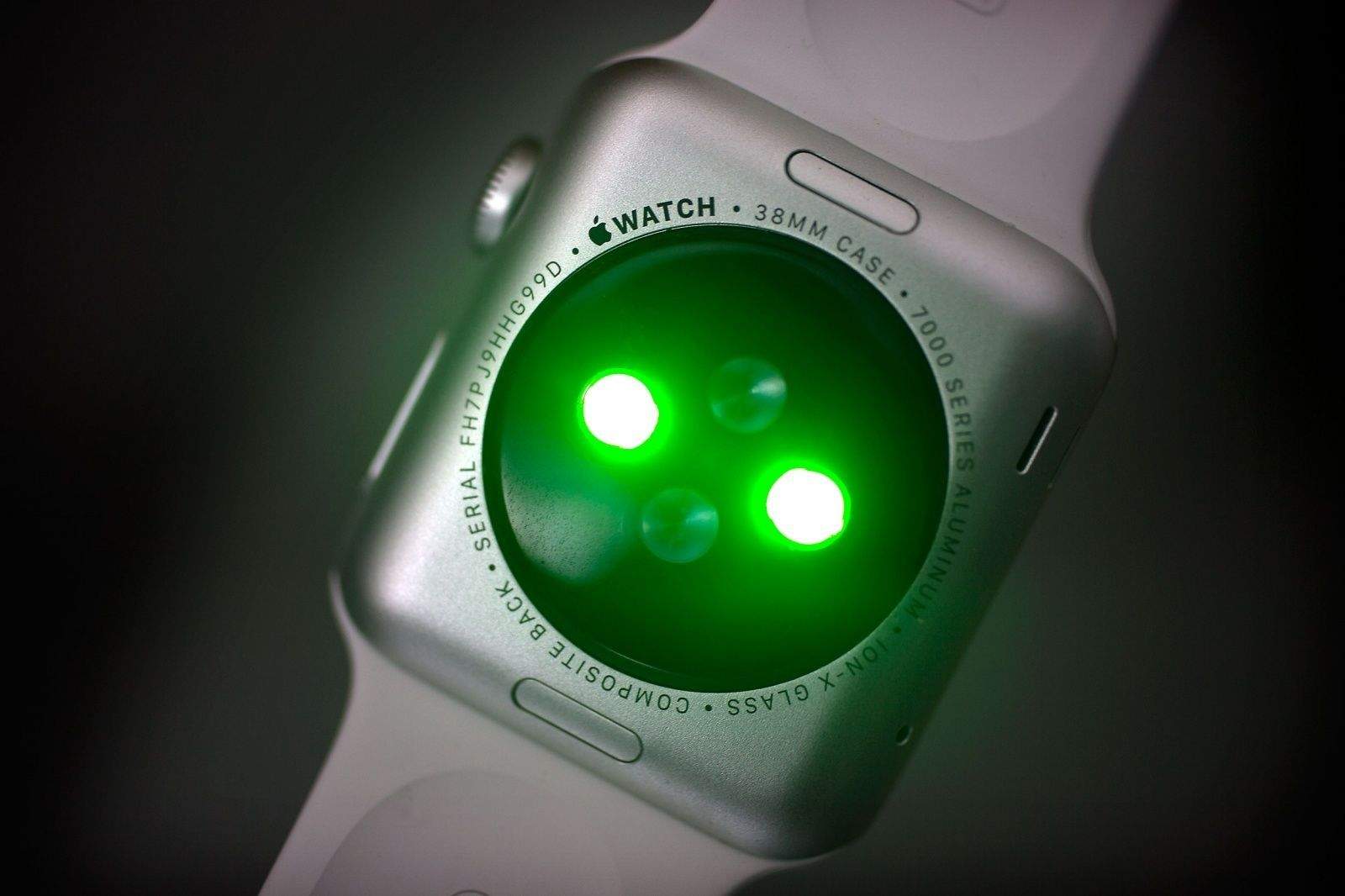 The heart rate sensor has green and infrared LED modes