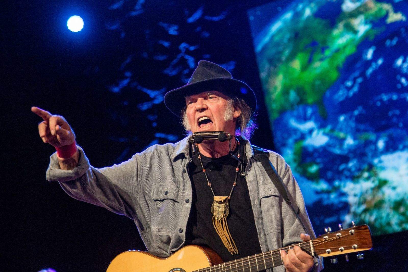 Neil Young hates your silly music stream services