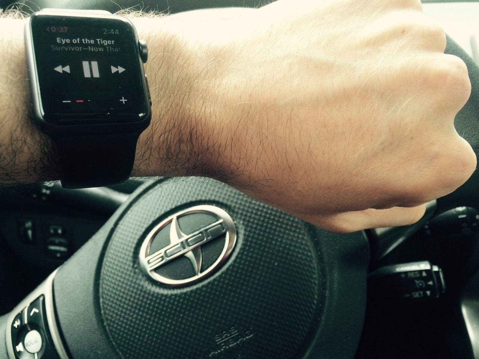 Apple Watch while driving