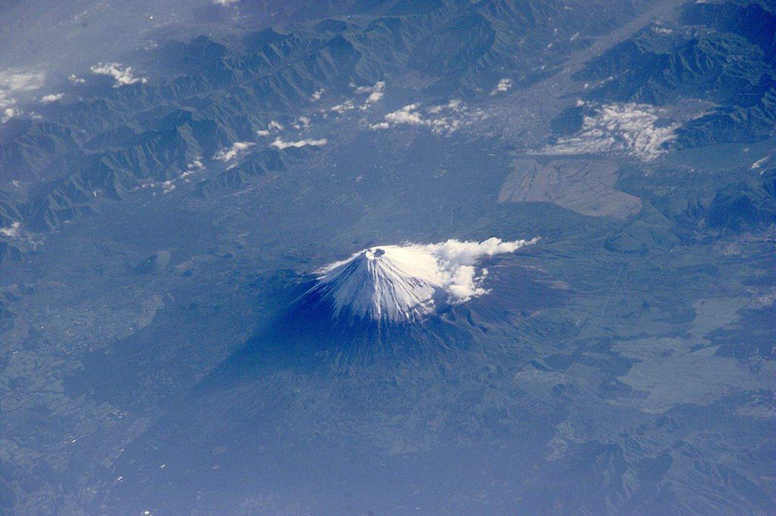 The Japanese government is working to bring Free WiFi to Mount Fuji.