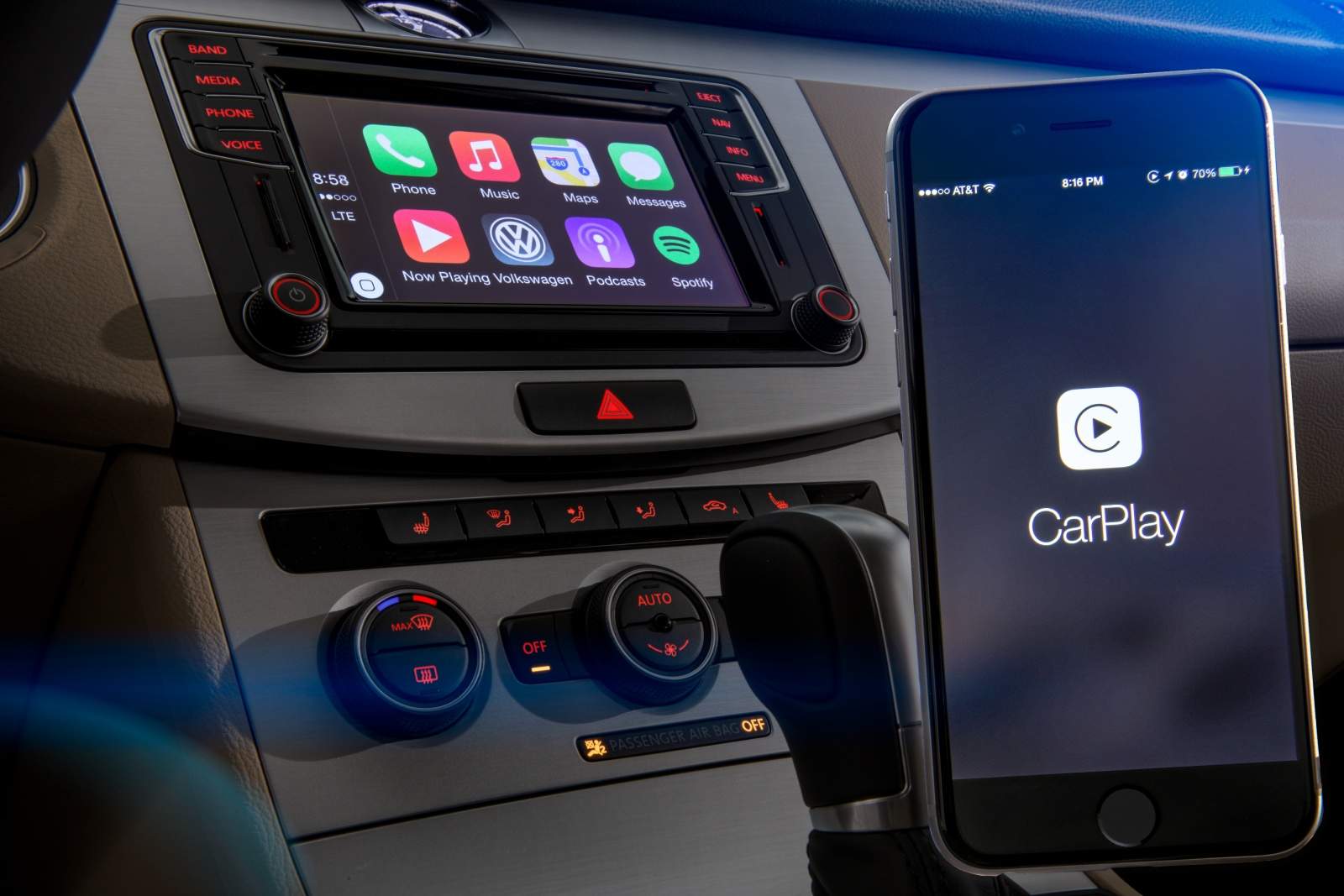VW's 2016 lineup is rolling deep with CarPlay.