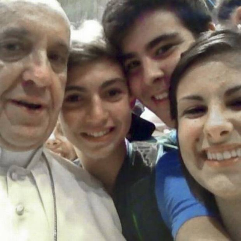 This selfie with Pope Francis went viral in 2013. 