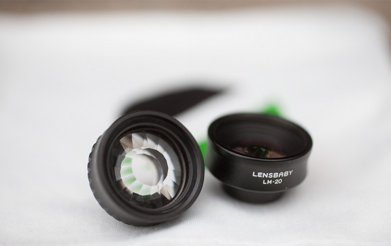 The two lenses of the Creative Mobile Kit by Lensbaby.