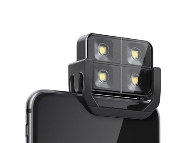 iBlazr 2 is a wireless flash that opens whole new ways of taking photos with your phone