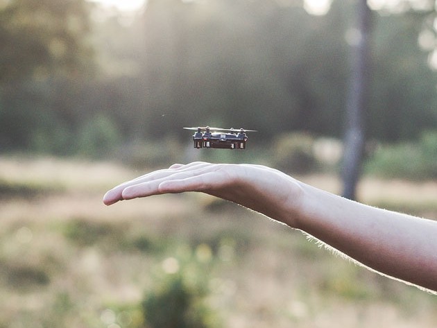 The SKEYE, now available in a limited black shade, is the ideal drone for first-time fliers.