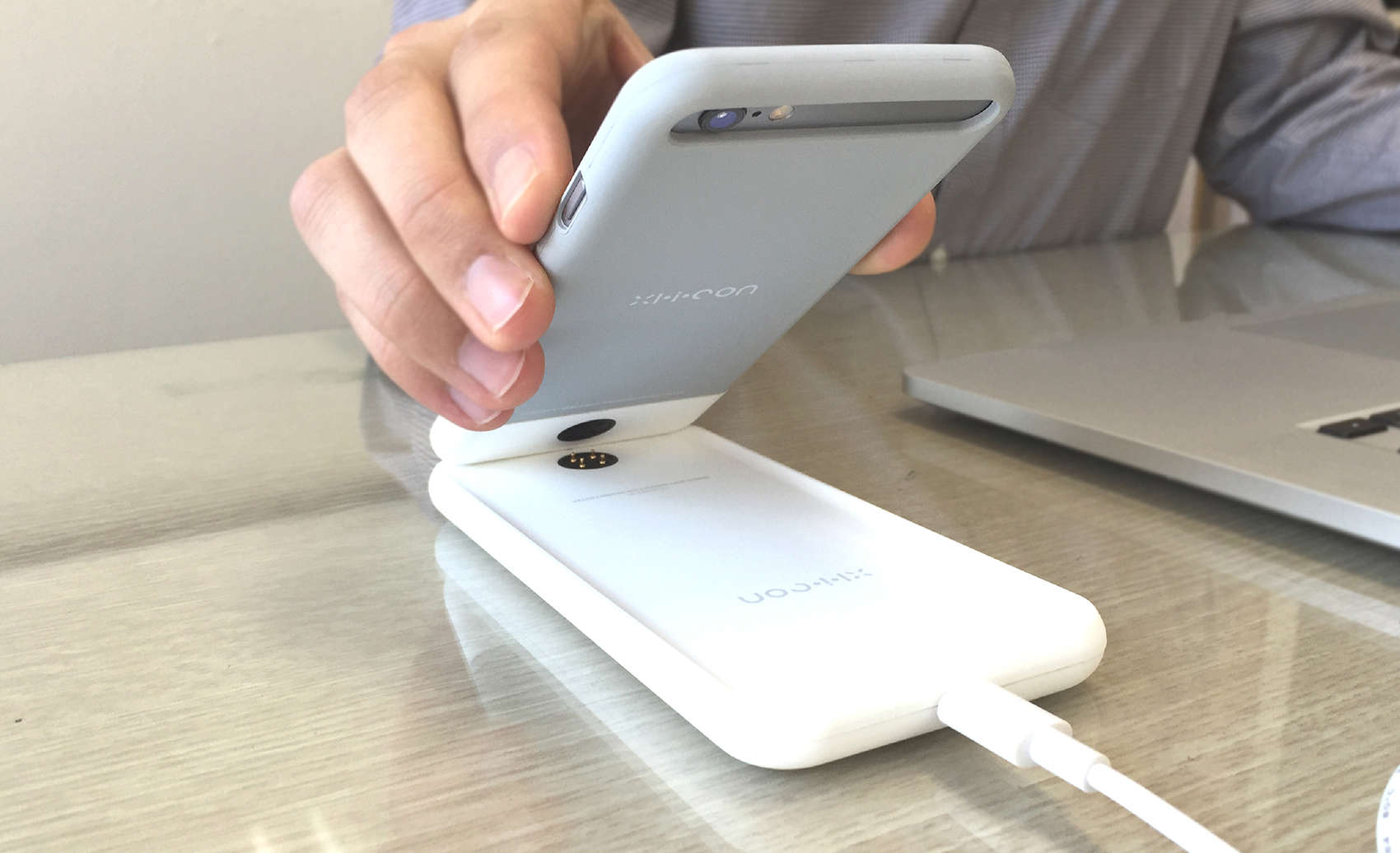The XI.i.CON is a case-dock charging combo for the iPhone 6, 6 Plus, 6s and 6s Plus.