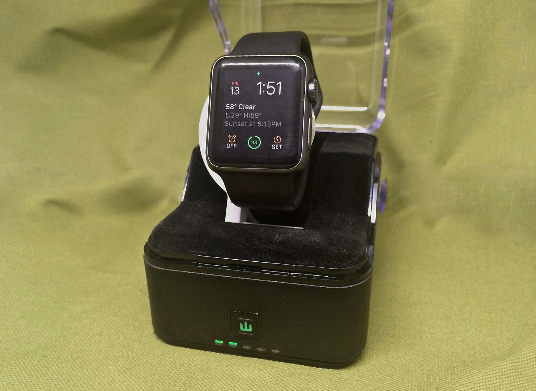 Trident-Apple-Watch-stand-v2