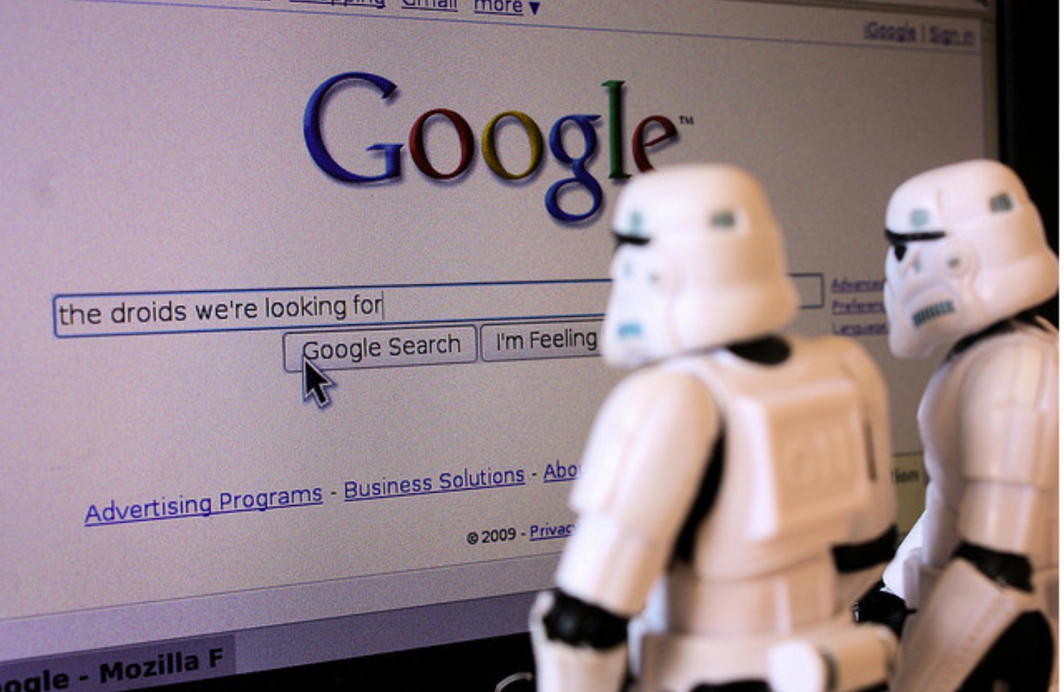 google-unleashes-wonderfully-nerdy-star-wars-easter-egg-image-cultofandroidcomwp-contentuploads201511star-wars-humour-the-droids-were-looking-for-stormtroopers-use-google-search-jpg