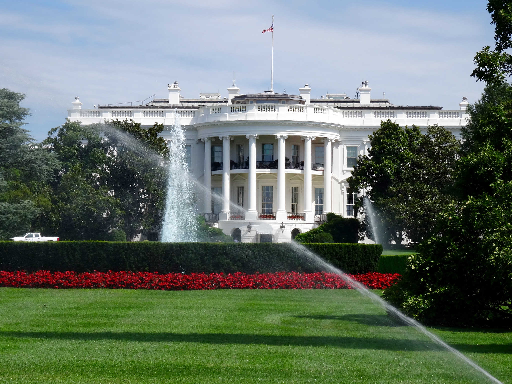 Should Apple take over the White House?