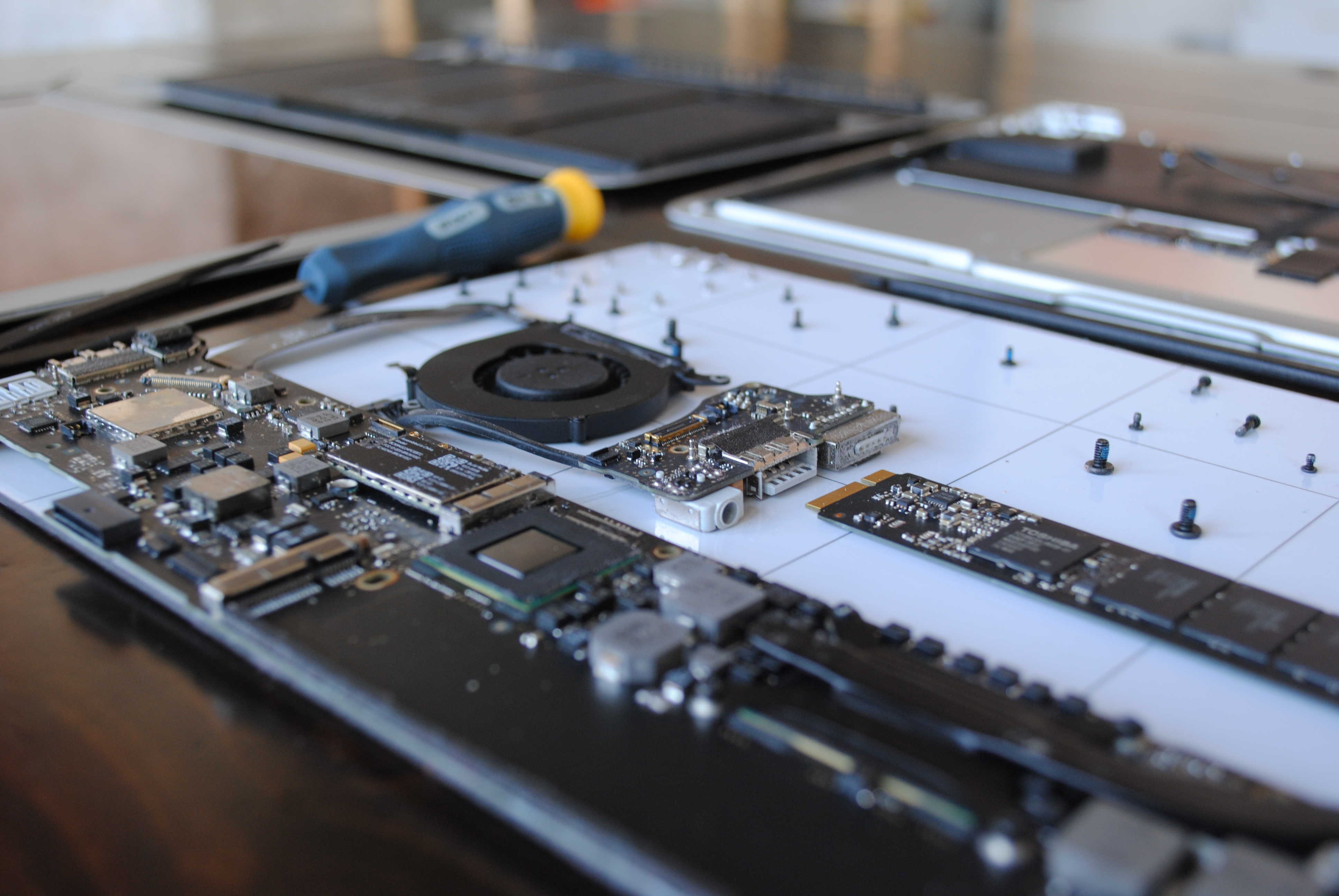 Even a broken MacBook is worth something -- if you take the right steps and find the right buyback program.