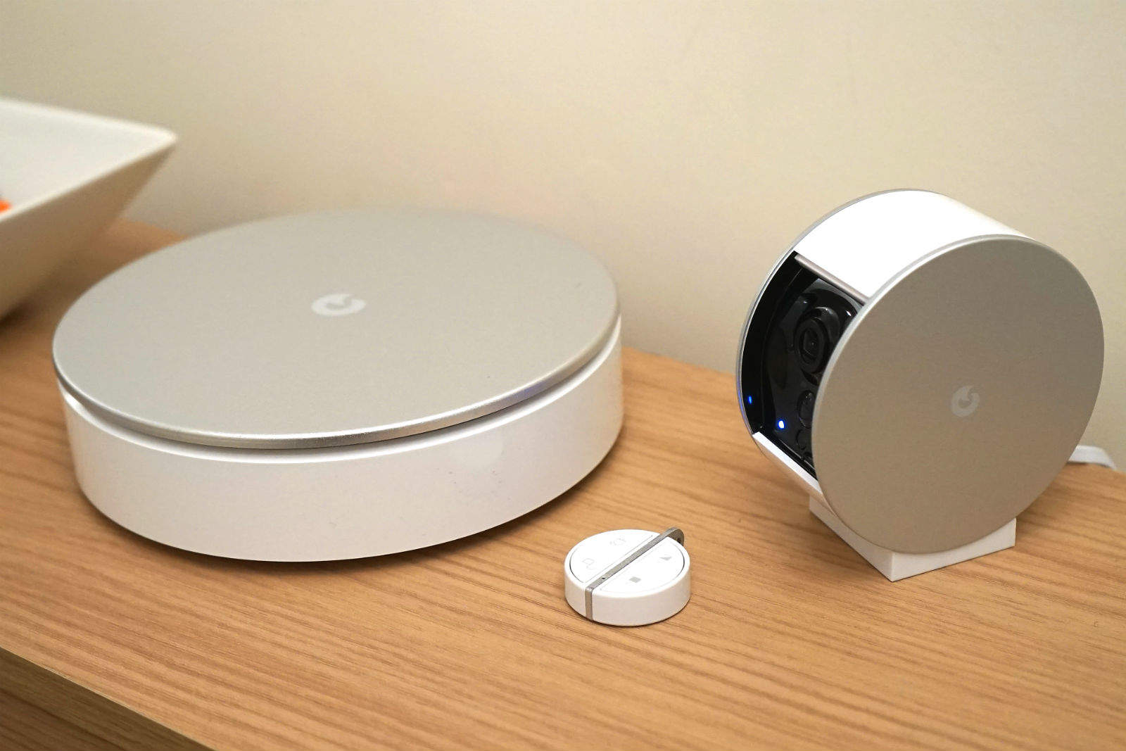 MyFox's wireless home security hardware works well but will cost you a pretty penny.
