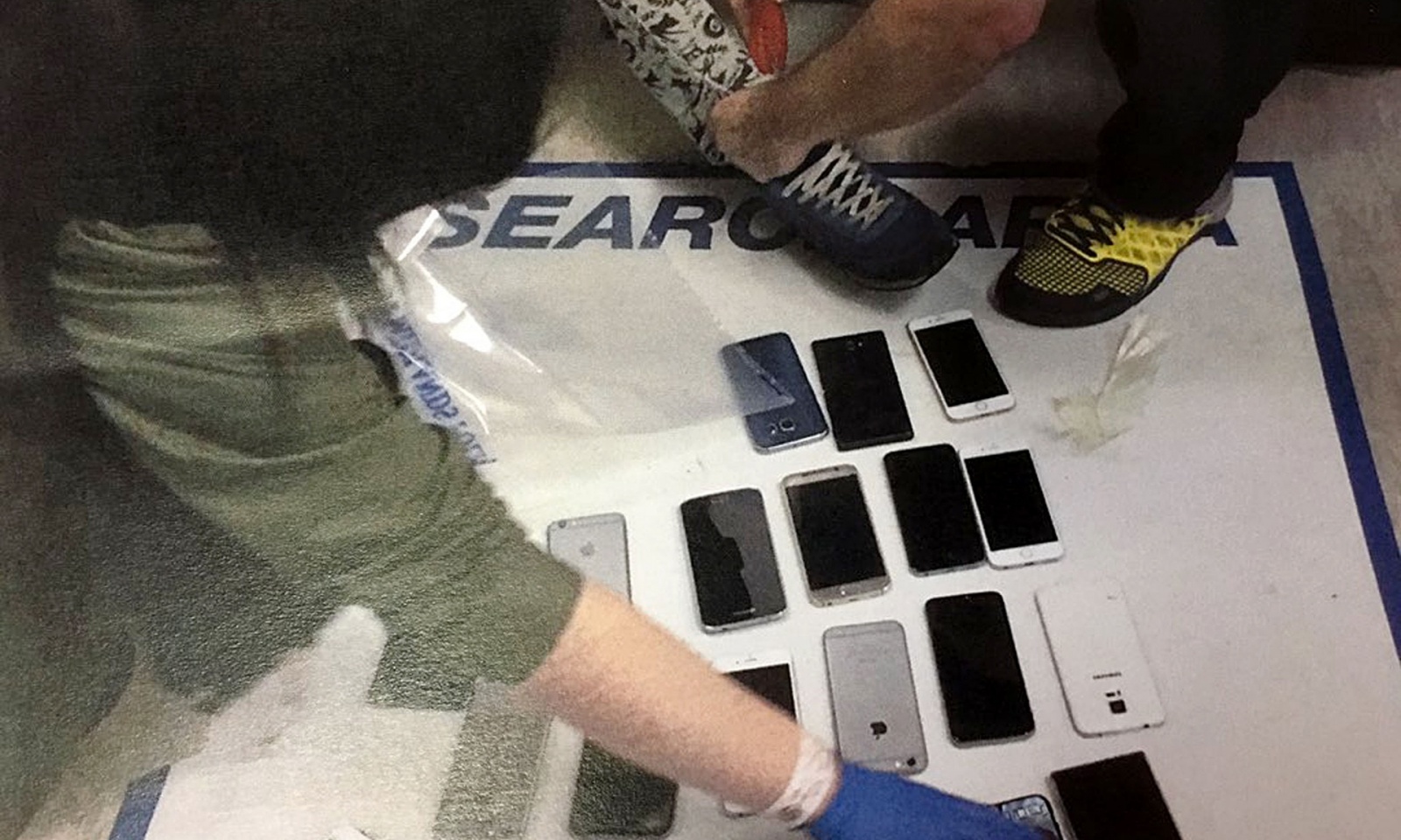 thief-is-pinched-for-stealing-38-phones-at-a-music-gig-image-cultofandroidcomwp-contentuploads2016013150-jpg