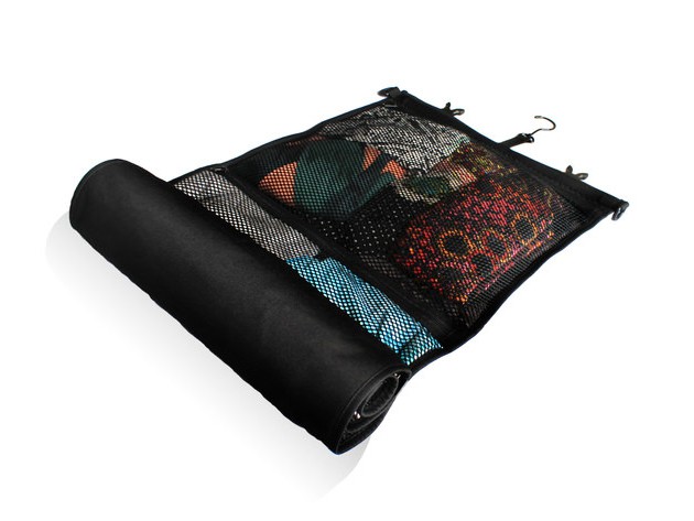 Hang up or travel with your clothes with Rolo's convenient roll-up organizer. 