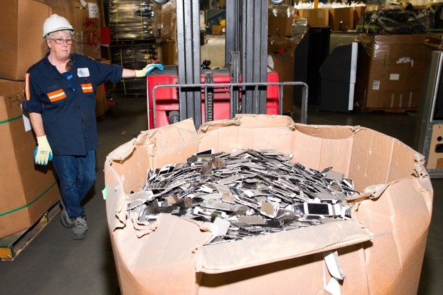 got-an-old-android-sell-it-to-us-for-a-great-price-image-cultofandroidcomwp-contentuploads20160220140529_sims-erecycling_0536-final-640x426-jpg