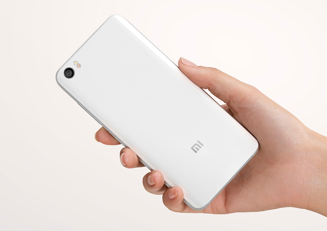xiaomi-shames-iphone-to-show-off-new-image-stabilization-tech-image-cultofandroidcomwp-contentuploads201602Xiaomi-Mi-5-white-back-jpg