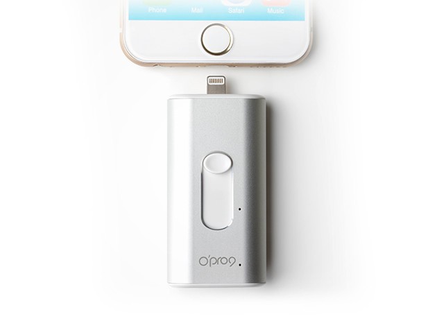 Instantly add 32 gigs of fast, secure storage to your iOs device with this pocket size drive.
