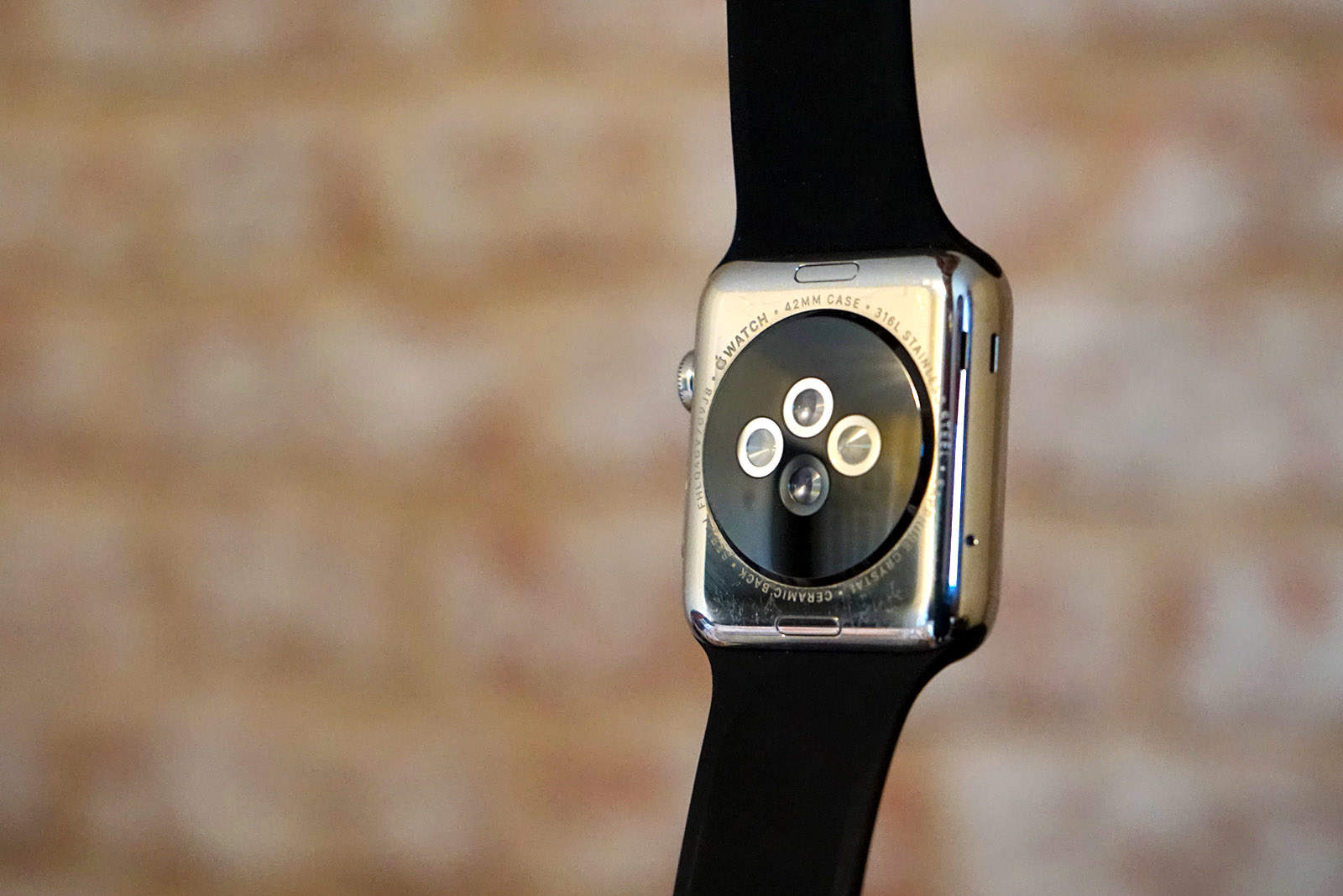 Update your fancy wrist computer to the latest watchOS.