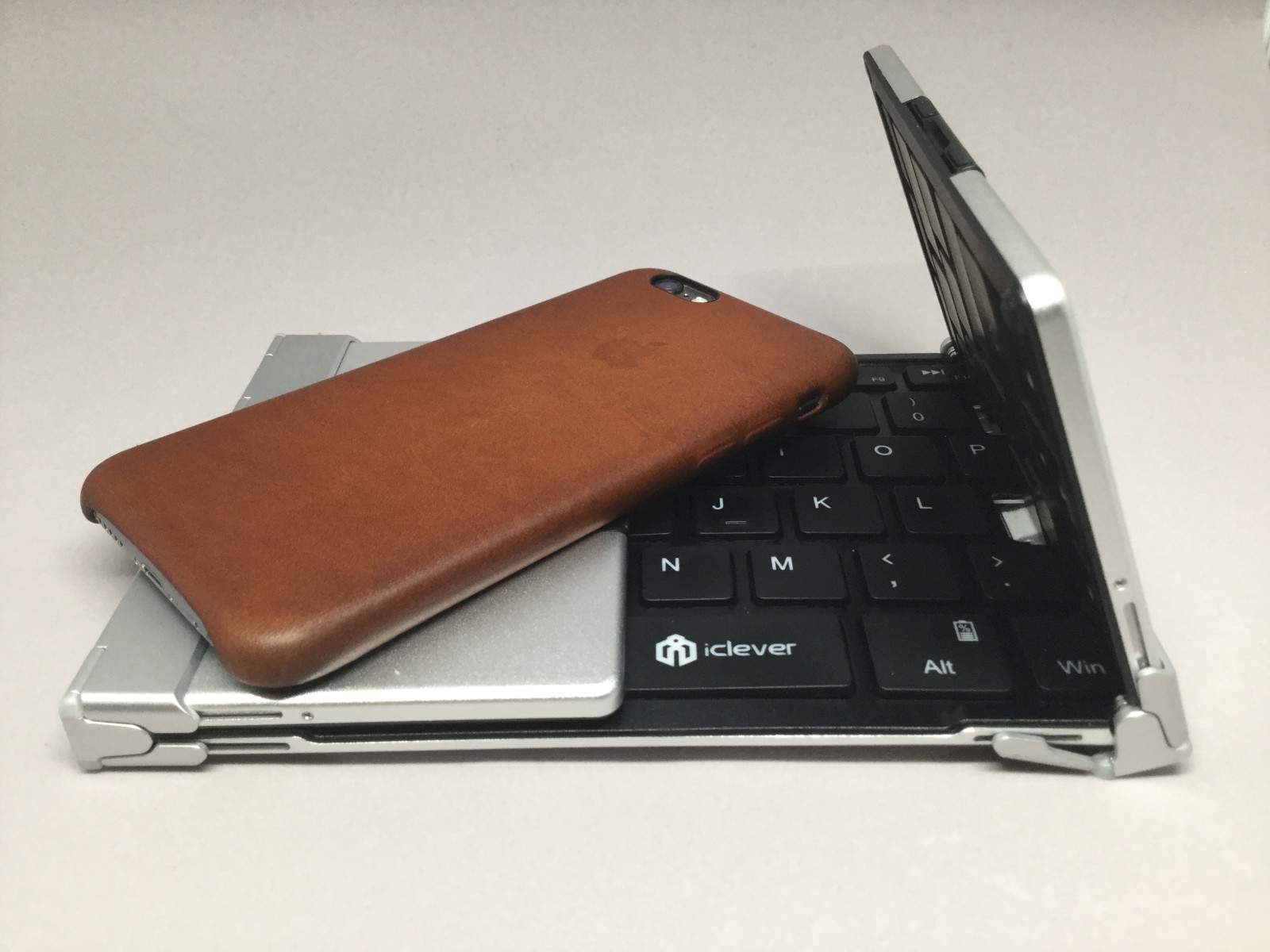 iClever trifold keyboard