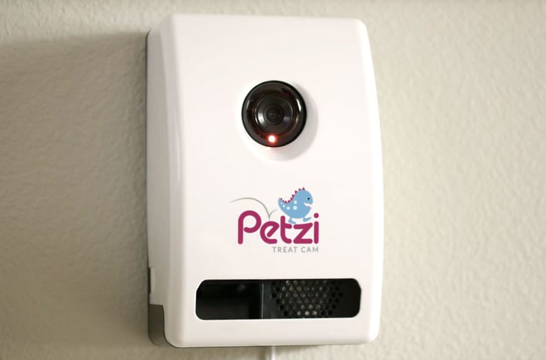 Petzi Treat Cam