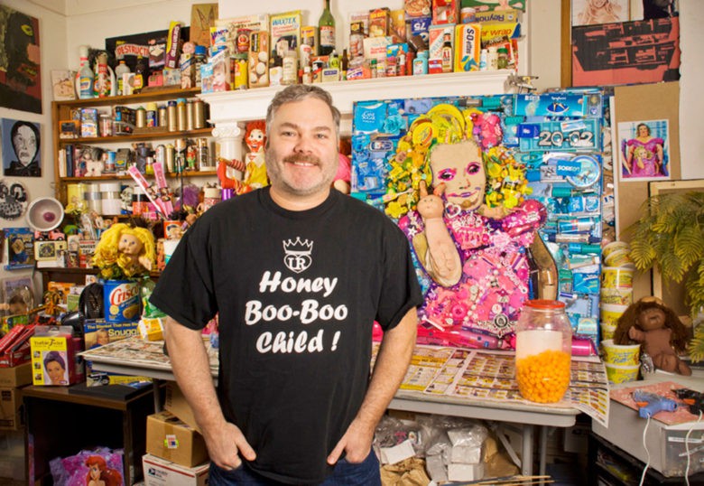 Mercier with a completed portrait of reality TV star Honey Boo Boo. 