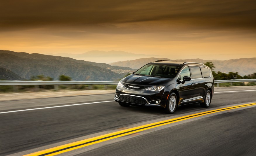google-teams-up-with-chrysler-to-build-self-driving-minivans-image-cultofandroidcomwp-contentuploads2016052017-Chrysler-Pacifica-1011-876x535-jpg
