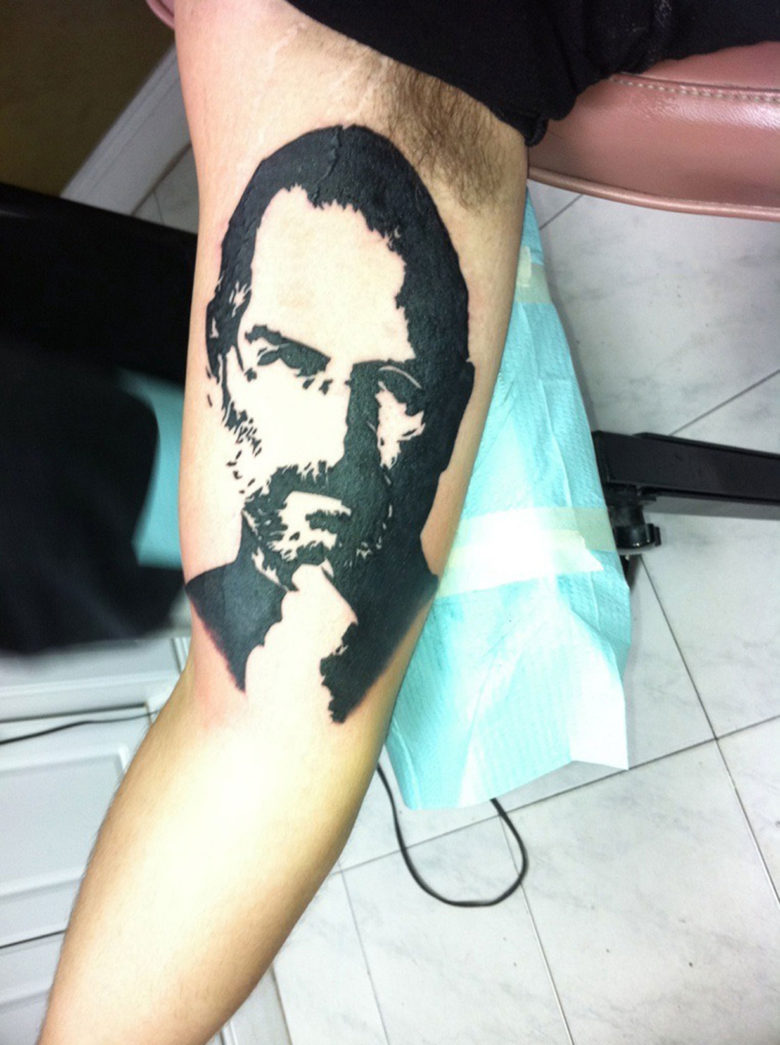 iDan may have been one of the first to get a Job tattoo. This was inked six months before Jobs passed.