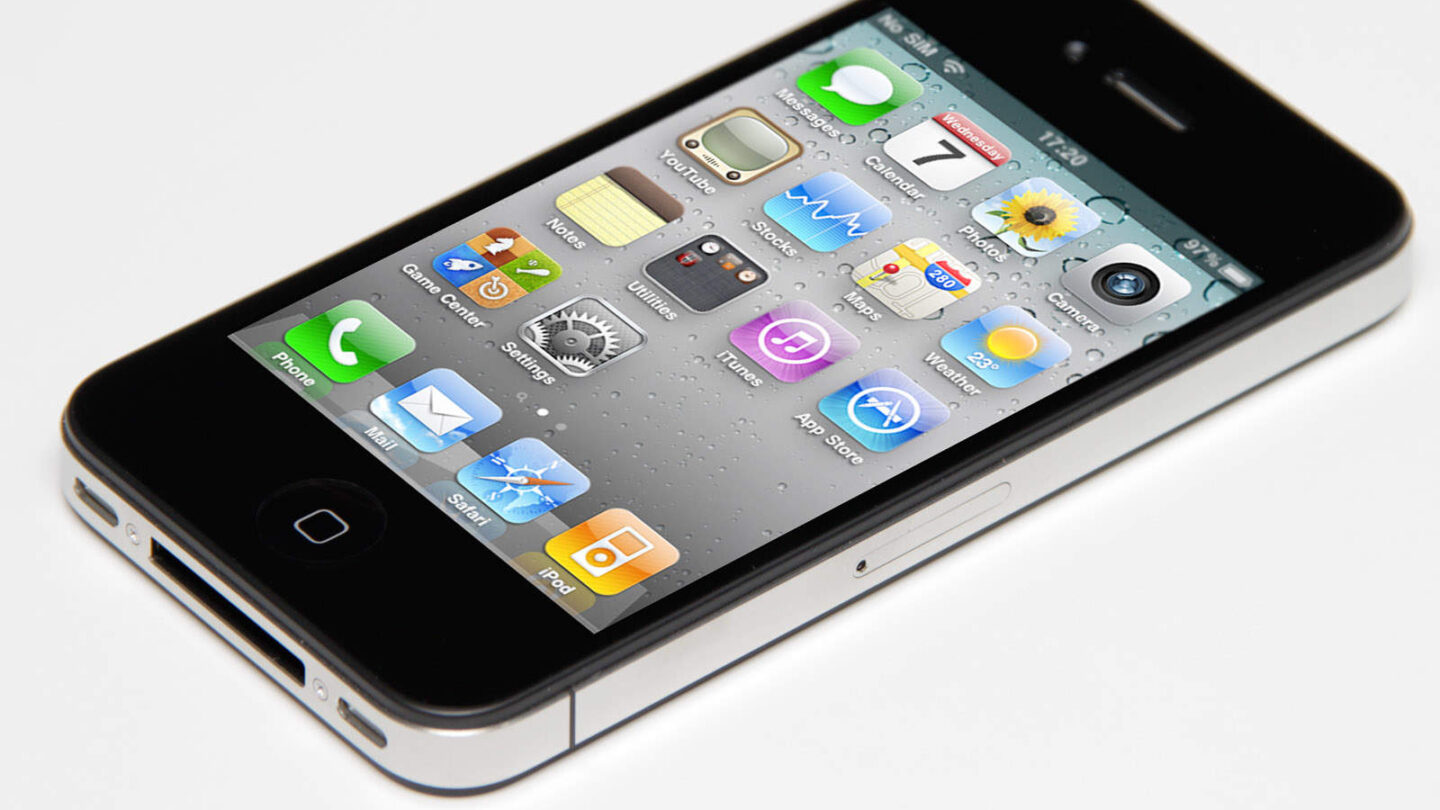 Photo of the iPhone 4, which ran on iOS 4
