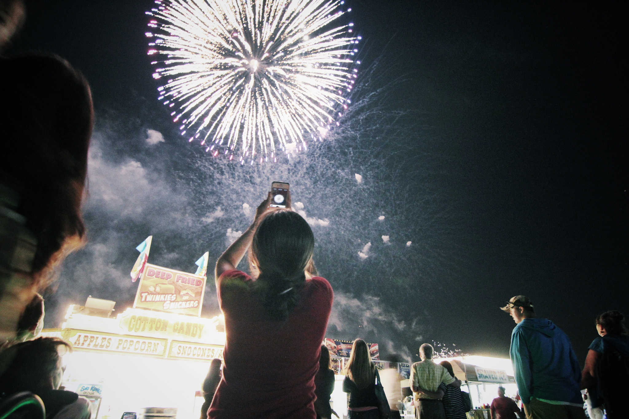 These tips will help you take better fireworks photos.