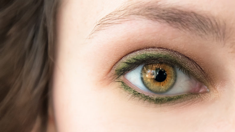 Apple devices will scan the iris of the user's eye