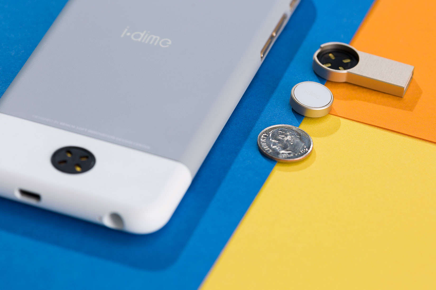 Small like the coin it's named after, the i.dime adds big storage to your iPhone.