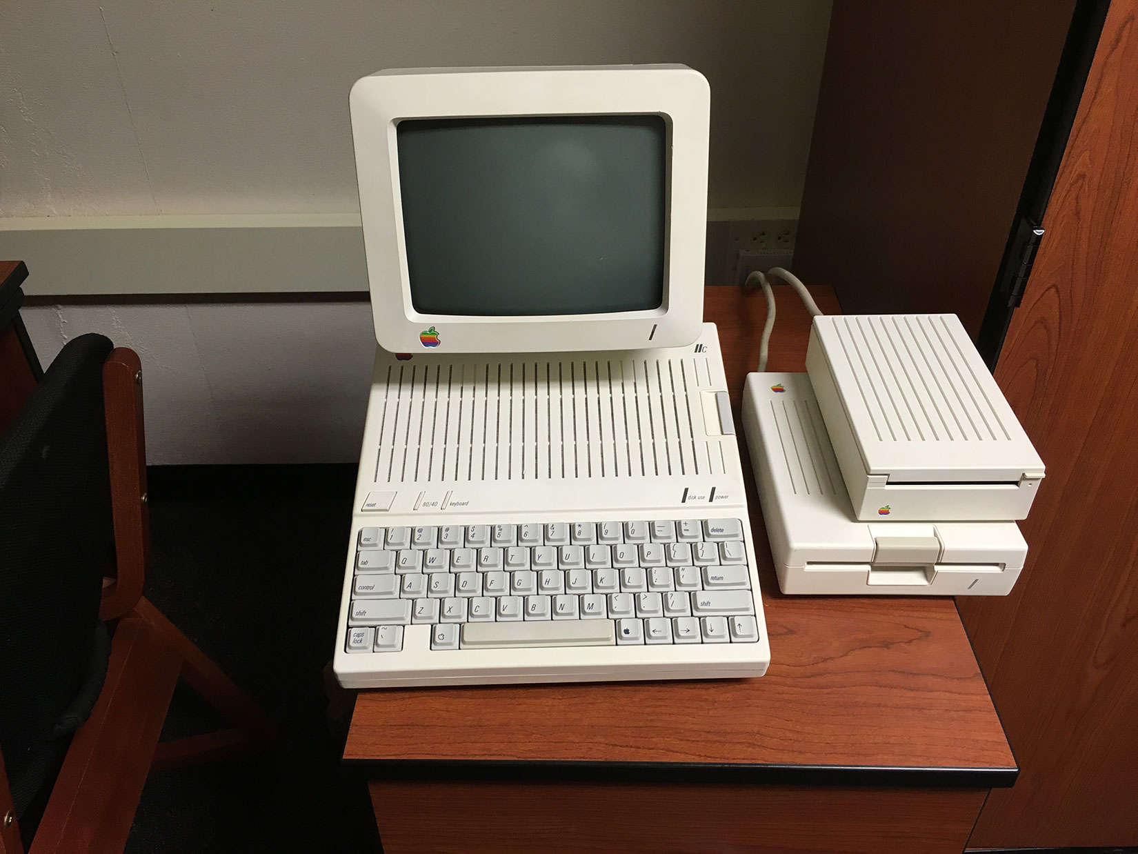 This guy makes badly aged Apple computers sparkle again | Cult of Mac