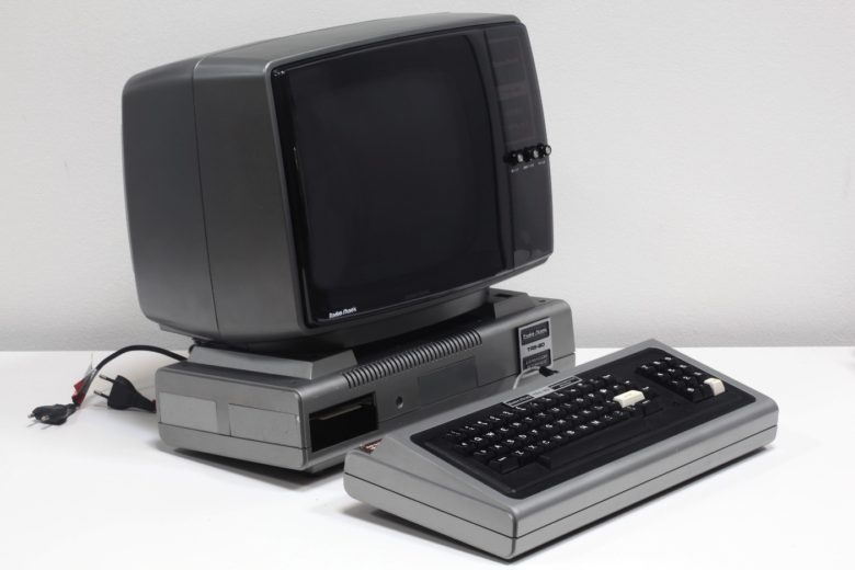 Photo of Tandy TRS-80 computer