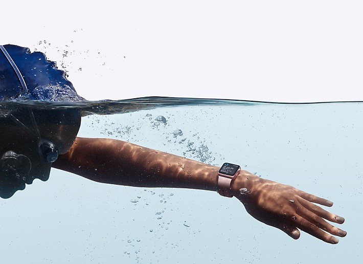 swimmer wearing apple watch