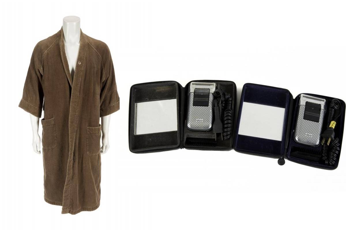 steve jobs' bathrobe