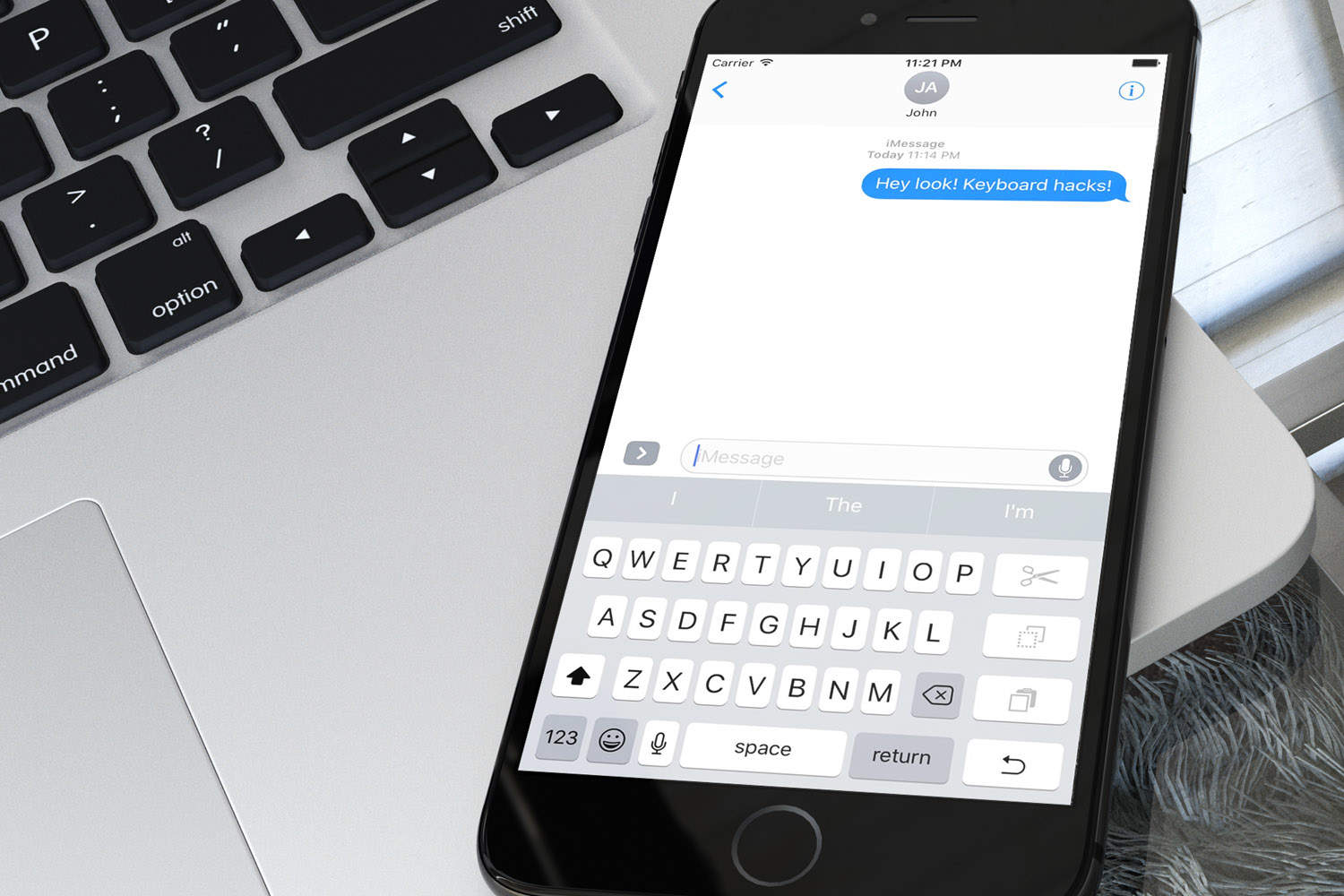 Typing on the iPhone 7 Plus would be so much easier with this keyboard.