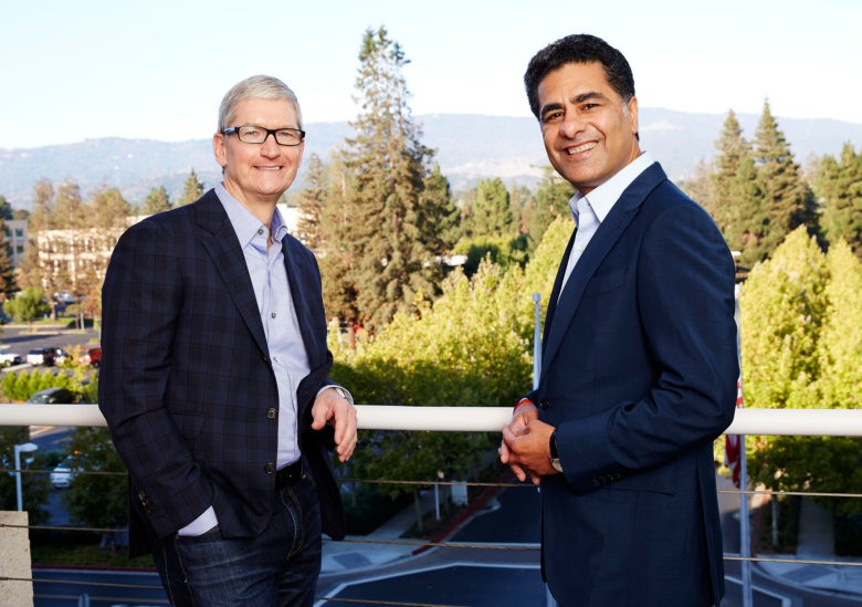 Tim Cook and Deloitte Global CEO Punit Renjen