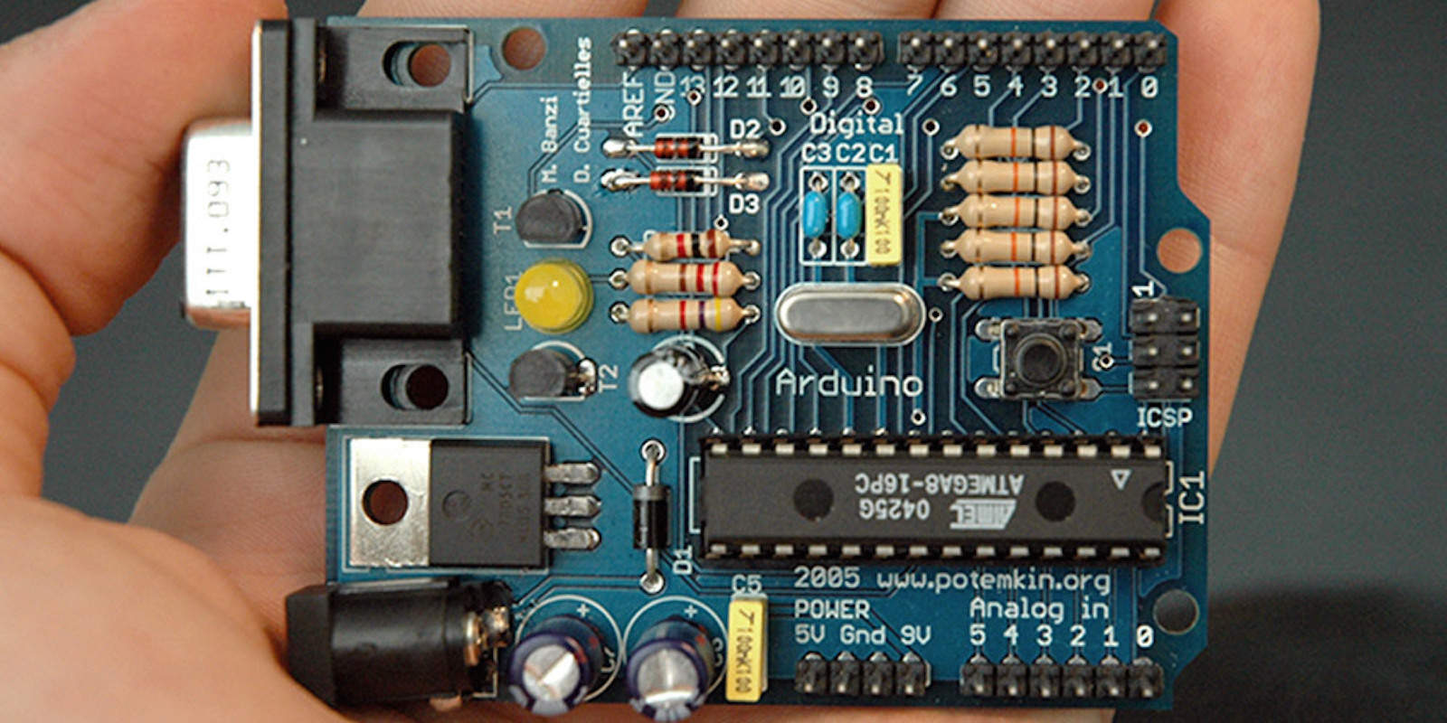 Get the tools and the knowledge you need to build anything you can imagine with Arduino.