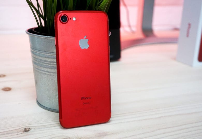 iPhone 7 red