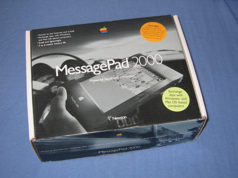 The Newton MessagePad 2000's original box.