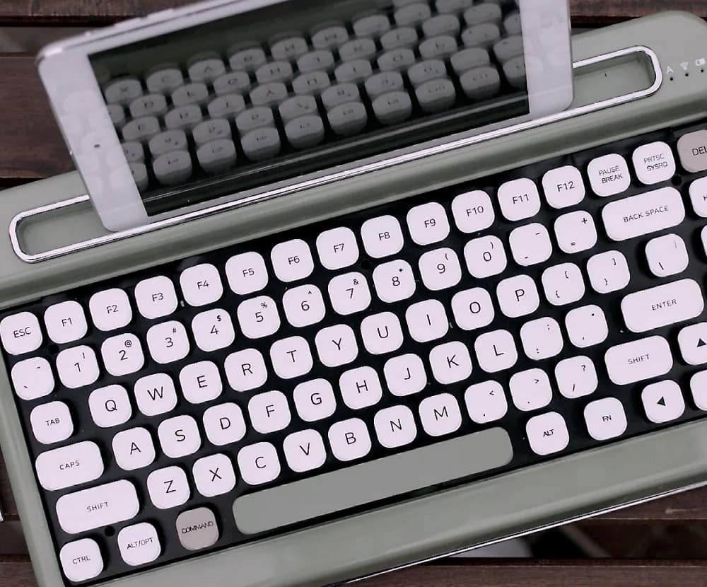 Penna is the retro keyboard you've been waiting for.